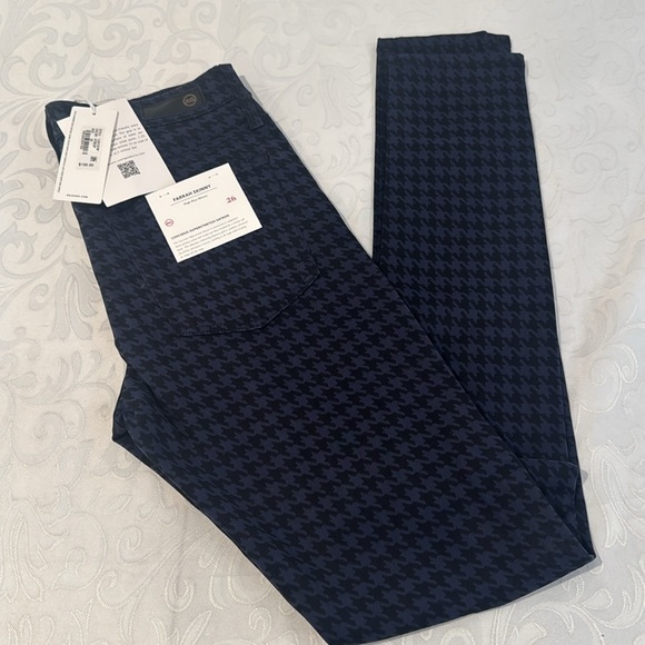 AG “Farrah” Mid-rise Skinny Jeans. Size 26 - Picture 5 of 15